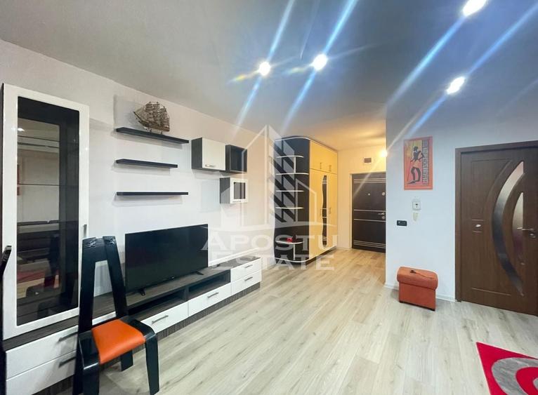 Apartament cu 3 camere decomandat, mobilat în UTA