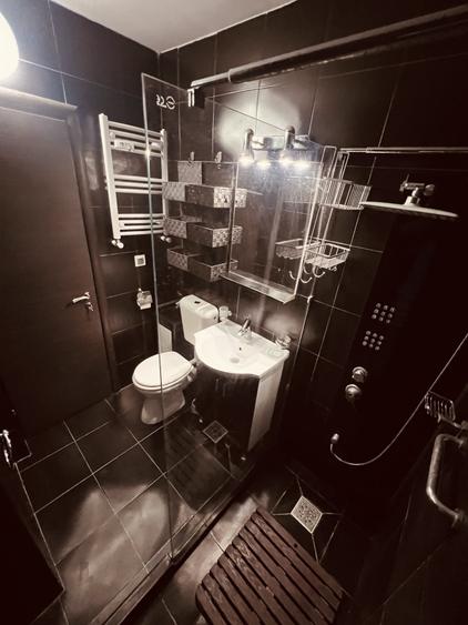 Apartament cu 2 camere semidecomandat, mobilat în Victoriei
