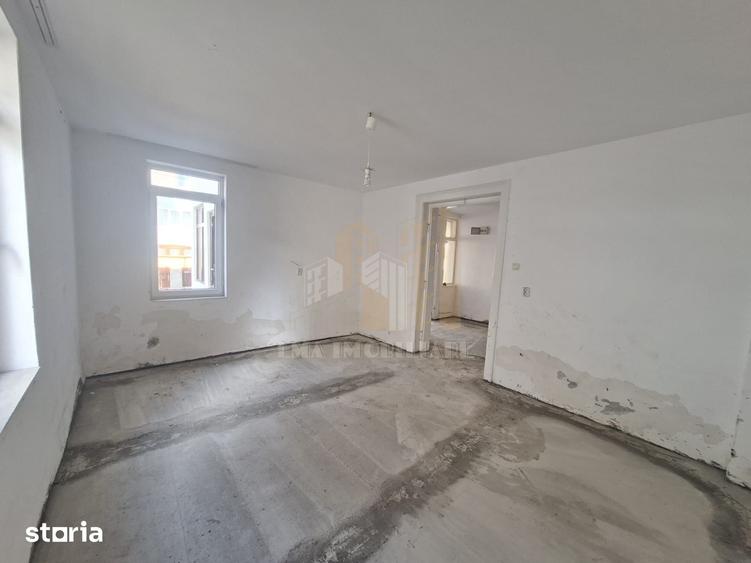 Apartament cu 2 camere decomandat în Predeal