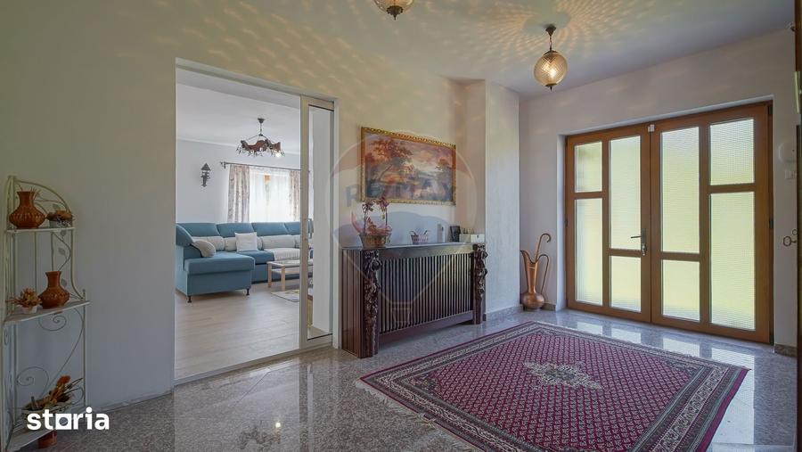 Casă cu Teren 2789 Mp în Râșnov