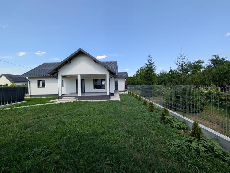 Casă individuală cu 4 camere cu Teren 400 Mp în Nord