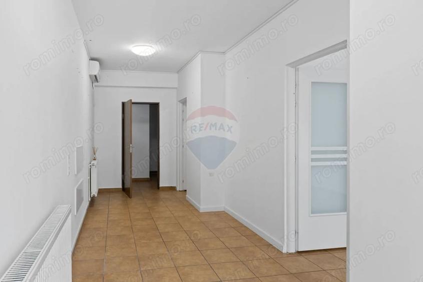 Spațiu comercial, de 130 mp, în Intim
