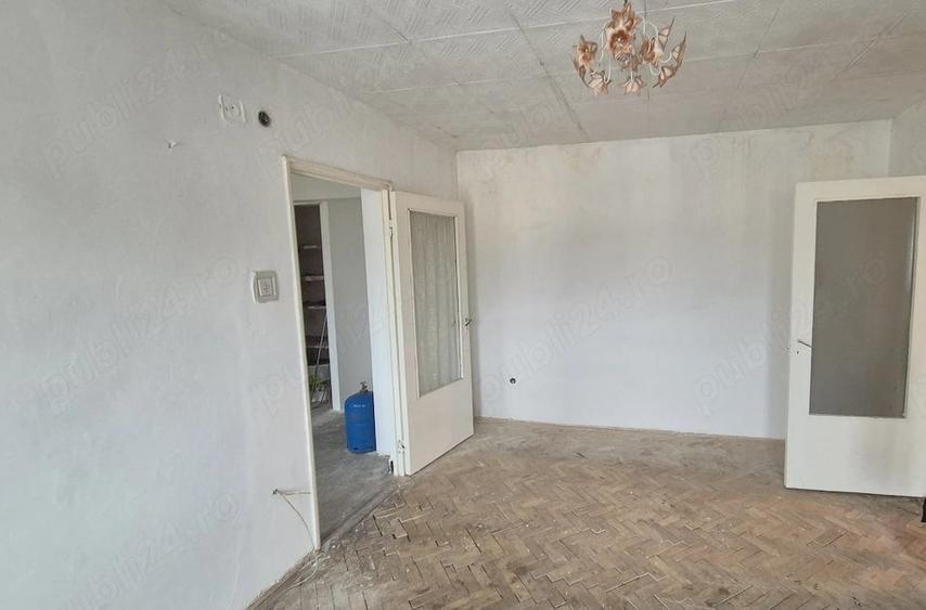 Apartament cu 2 camere nedecomandat în Central