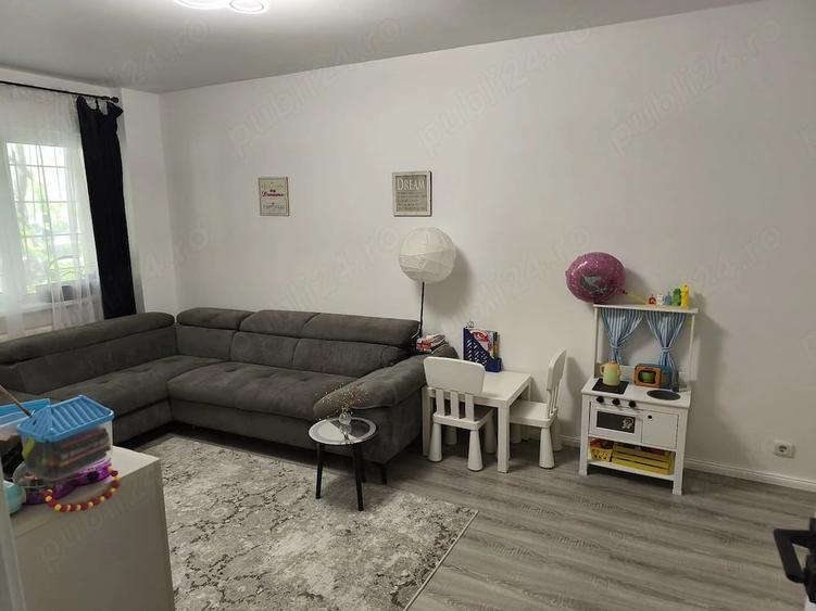 Apartament cu 3 camere decomandat în Berceni