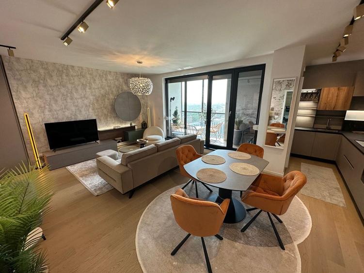 Apartament cu 3 camere decomandat în Central