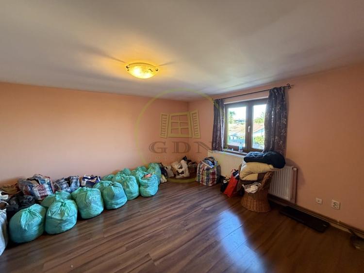 Casă individuală cu 5 camere cu Canalizare în Brestei