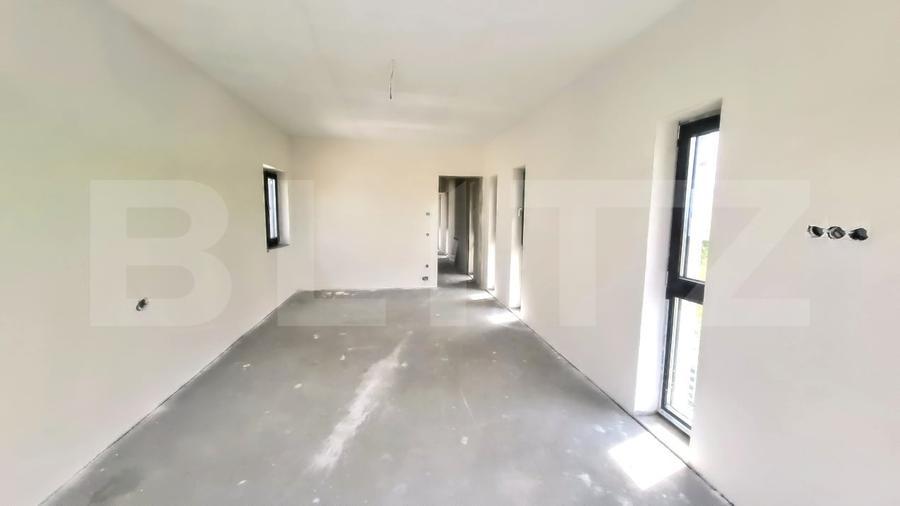 Casă individuală cu 6 camere cu Garaj în Sopor
