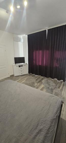 Apartament cu 3 camere decomandat în Exterior Vest
