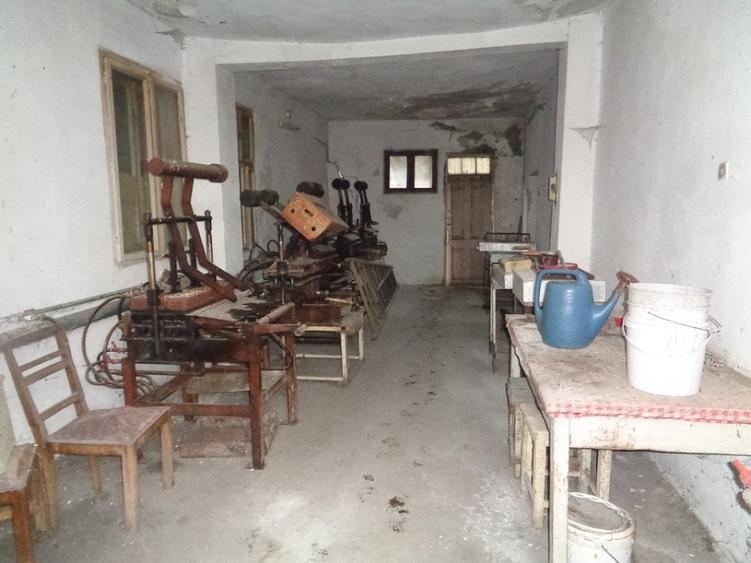 Casă cu 7 camere cu Canalizare în Semicentral