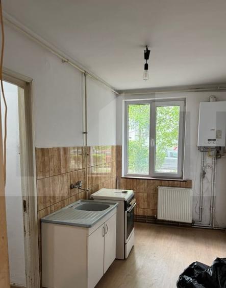 Apartament cu 3 camere decomandat în Semicentral