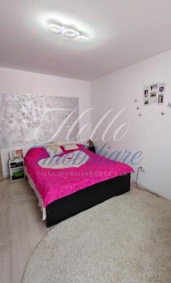 Apartament cu 3 camere semidecomandat în Florești
