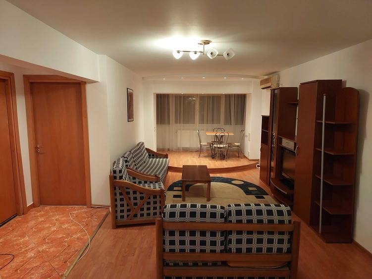 Apartament cu 2 camere decomandat în Titulescu