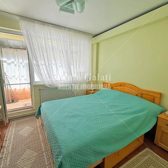 Apartament cu 4 camere semidecomandat în Micro 16