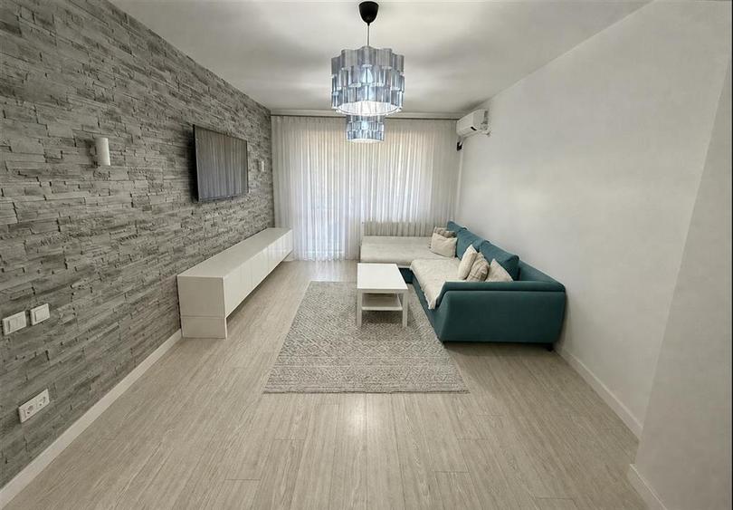 Apartament cu 2 camere decomandat, mobilat în Central