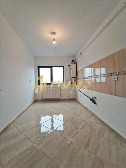 Apartament cu 3 camere decomandat în Ipotești
