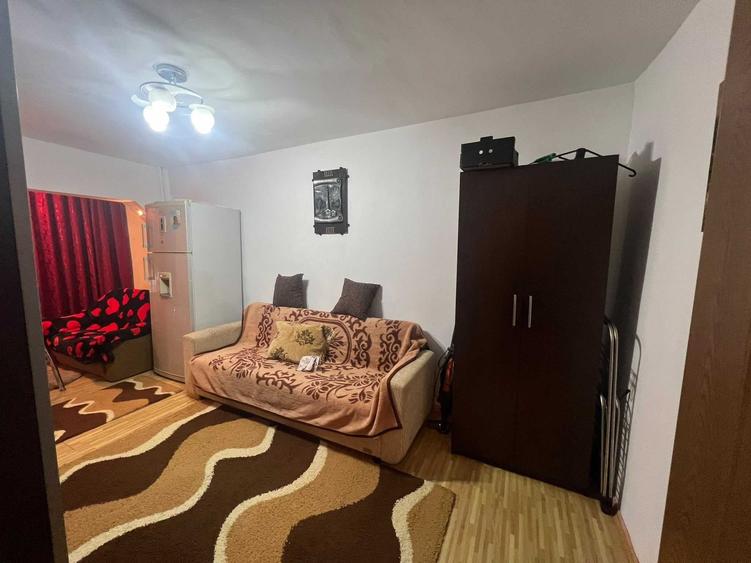 Garsonieră decomandată în Central