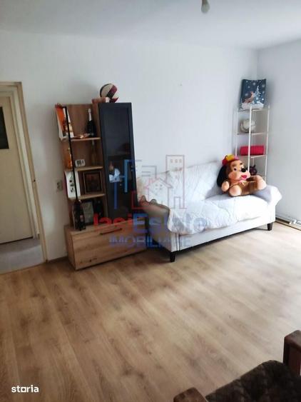 Apartament cu 3 camere semidecomandat în Dacia