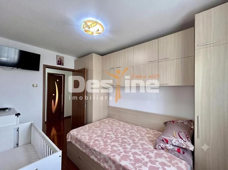 Apartament cu 3 camere decomandat, mobilat în Malu Roșu