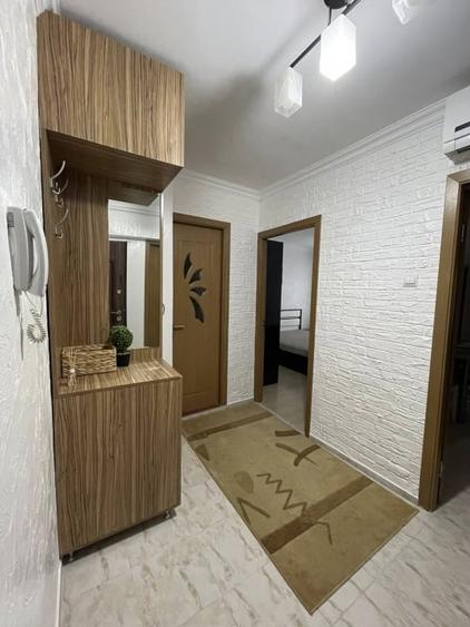 Apartament cu 2 camere decomandat, mobilat în Ultracentral