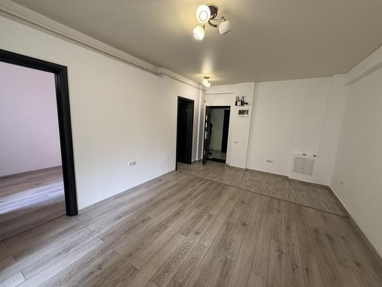 Garsonieră dublă 39mp- living + dormitor + balcon mare - Etaj 1 - 3