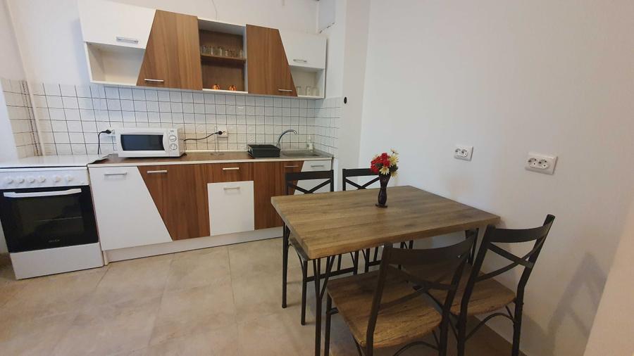 Apartament cu 2 camere semidecomandat în Basarabia