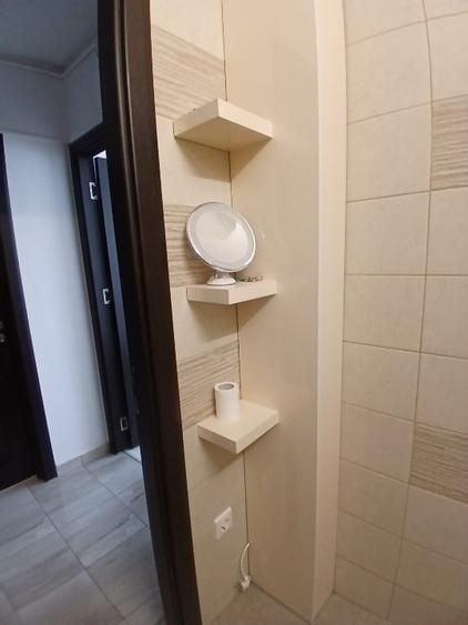 Apartament cu 3 camere decomandat în Drumul Taberei