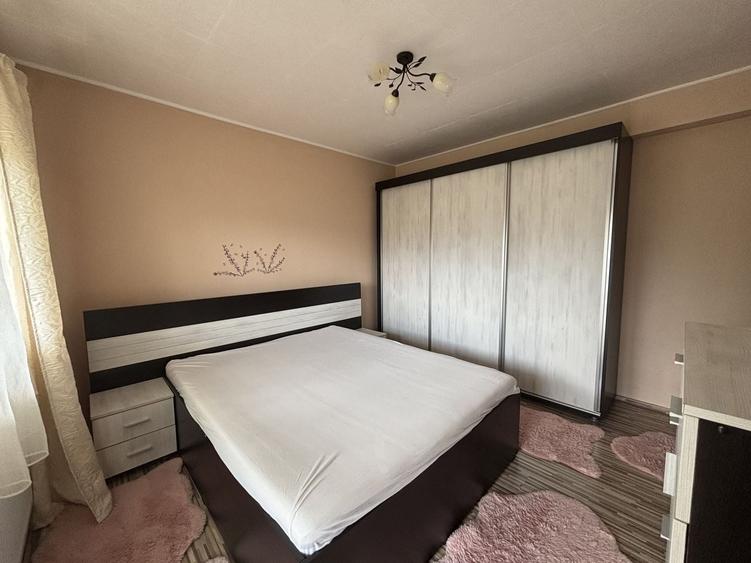 Apartament cu 3 camere decomandat, mobilat în Exterior Nord
