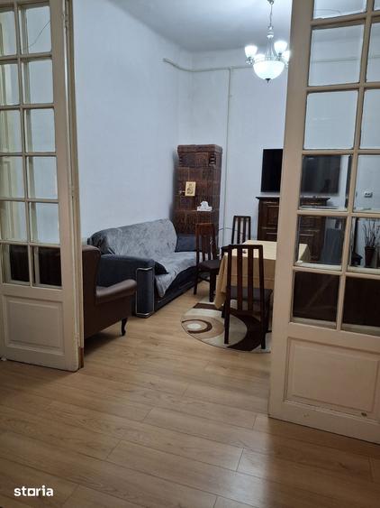 Casă cu 3 camere cu Teren 700 Mp în Central