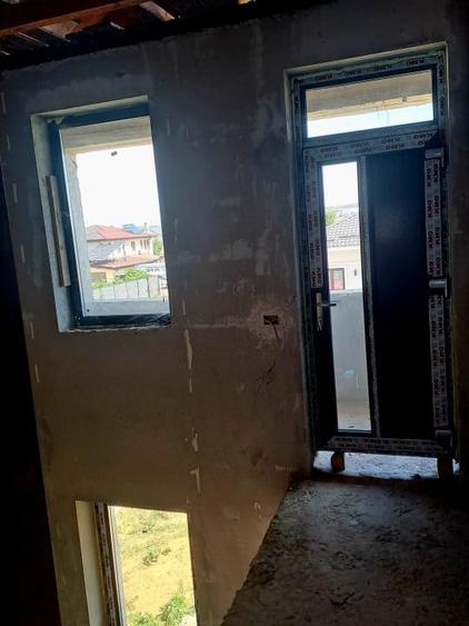 Casă individuală cu 5 camere cu Teren 400 Mp în Malu Mare