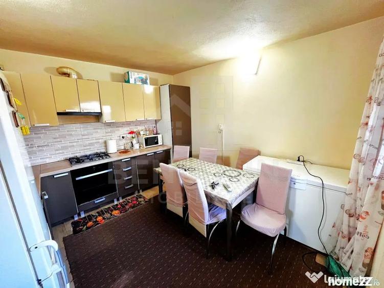 Casă cu 4 camere cu Teren 680 Mp în Ișalnița