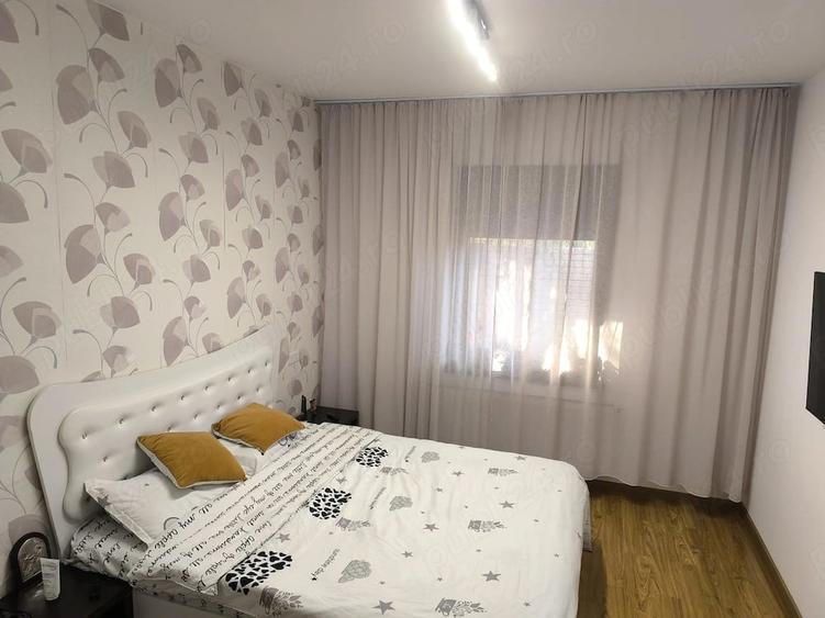 Casă cu 6 camere cu Teren 250 Mp în Central