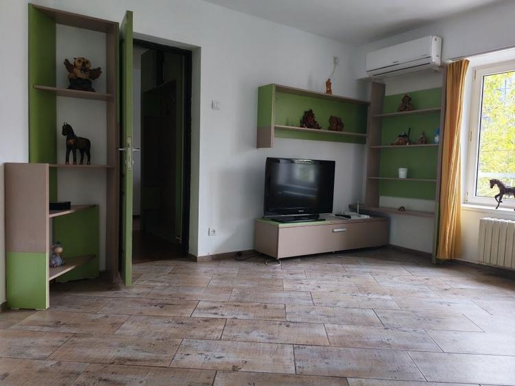 PROPRIETAR,ofer spre inchiriere, apartament cu 2 camere,decomandat,54 mp,Calea Calarasi,vis a vis,de Facultatea Hyperion - 11