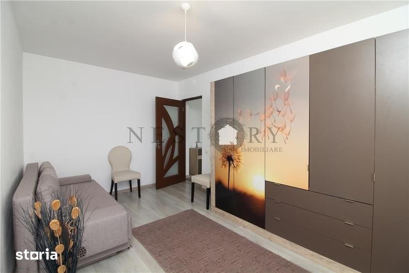 Apartament cu 3 camere semidecomandat în Între Lacuri