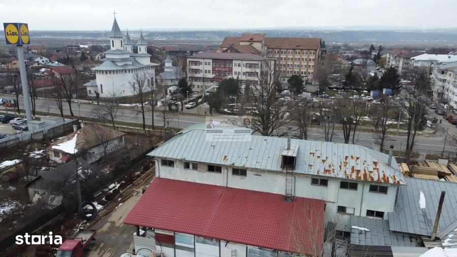 Spațiu comercial, de 650 mp, în Central