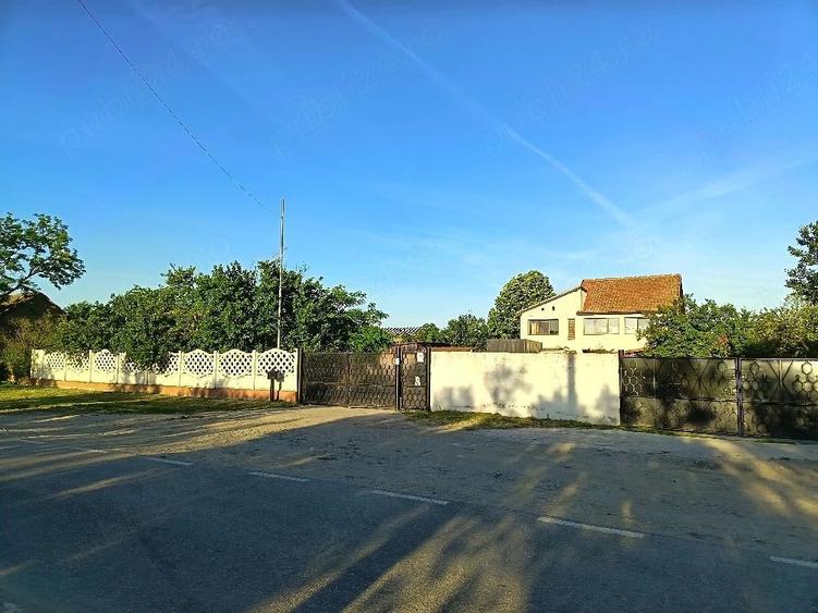 Casă cu 4 camere cu Teren 2741 Mp în Jebel