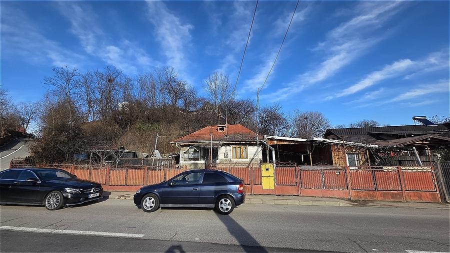 Casă individuală cu 4 camere cu Teren 600 Mp în Vălenii de Munte