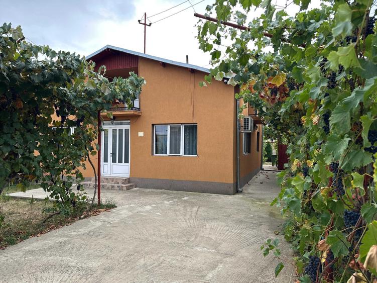 Casă cu 4 camere decomandat în Strejnicu