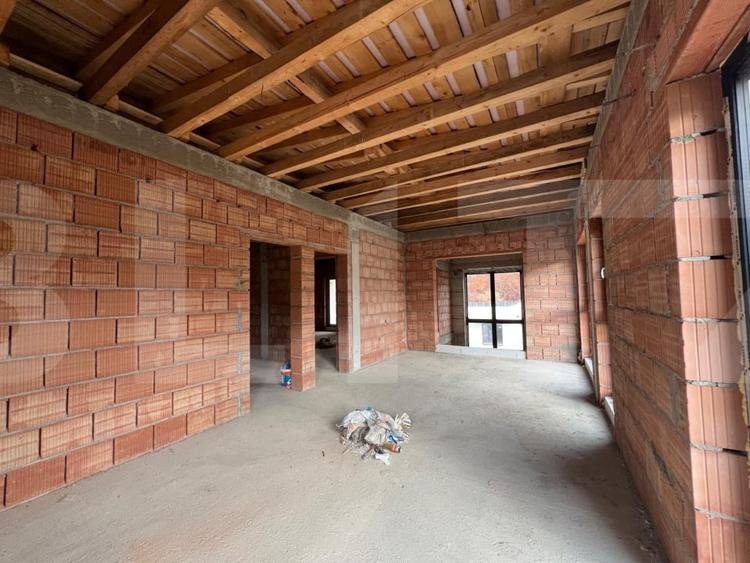 Casă individuală cu 5 camere cu Canalizare în Făget