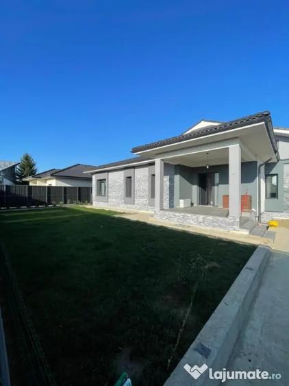 Casă cu 4 camere cu Teren 654 Mp în Satu Nou de Jos