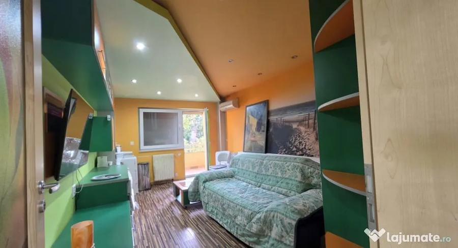 Apartament cu 4 camere decomandat în Complex Studențesc