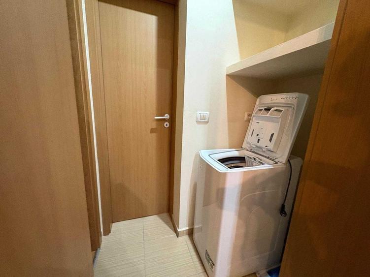 Apartament cu 3 camere semidecomandat în Girocului