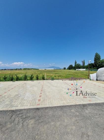 Teren Construcții intravilan de 740 mp, în Tractorul