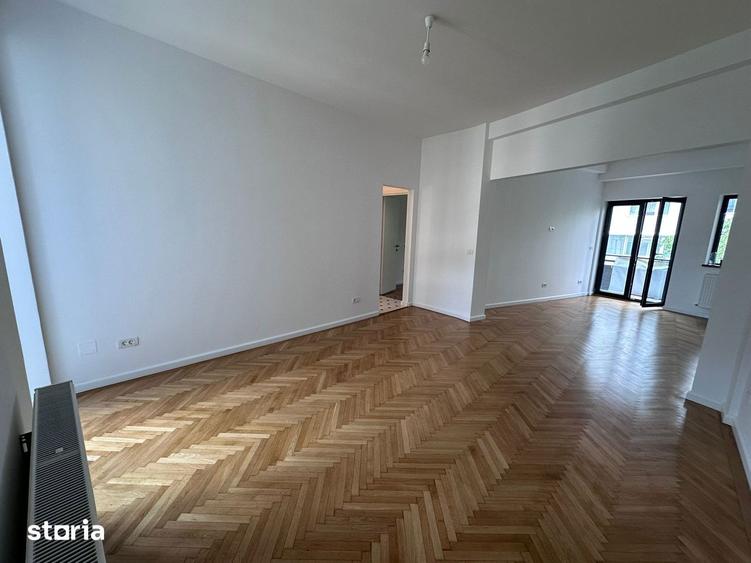 Apartament cu 3 camere în Romană