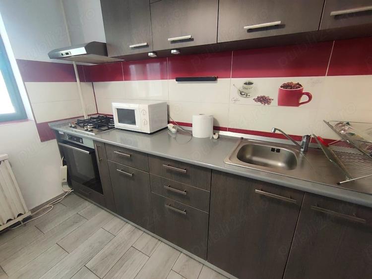 Apartament cu 3 camere decomandat în Sebastian