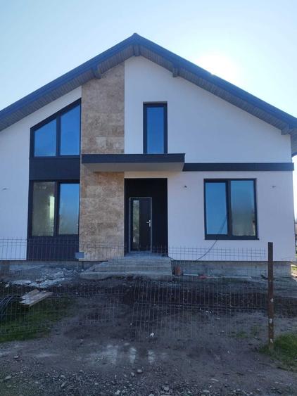 Casă cu 3 camere în Dancu