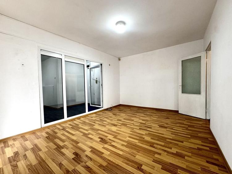 Spațiu comercial, de 64 mp, în Central