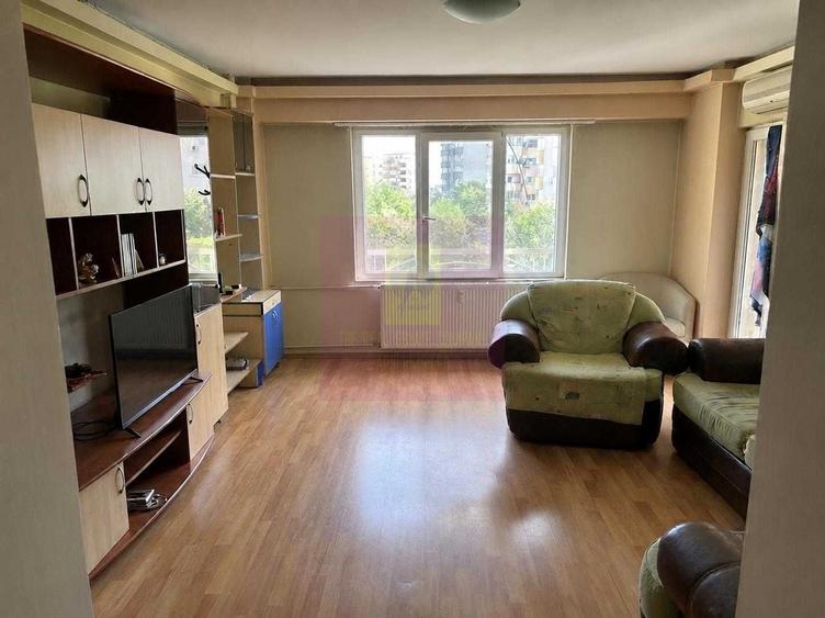 Apartament cu 3 camere decomandat, mobilat în Octavian Goga
