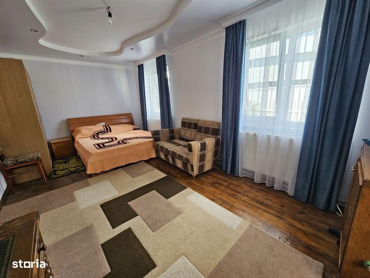 Apartament cu 3 camere decomandat în Universității