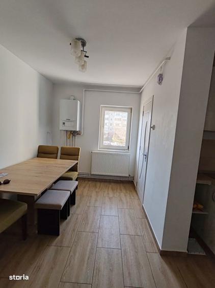 Apartament cu 3 camere decomandat în Hotvon