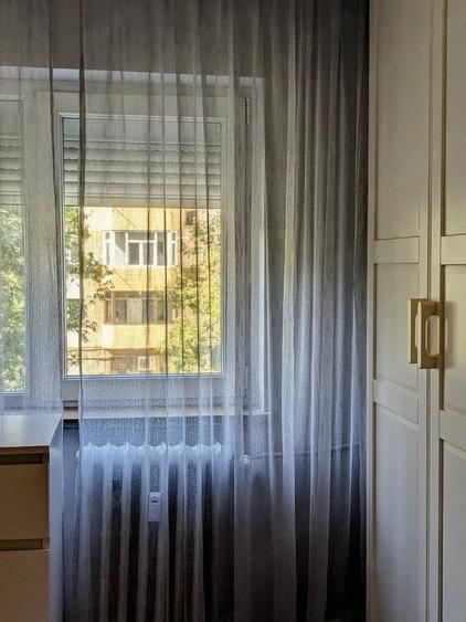 Apartament cu 3 camere decomandat în Rovine